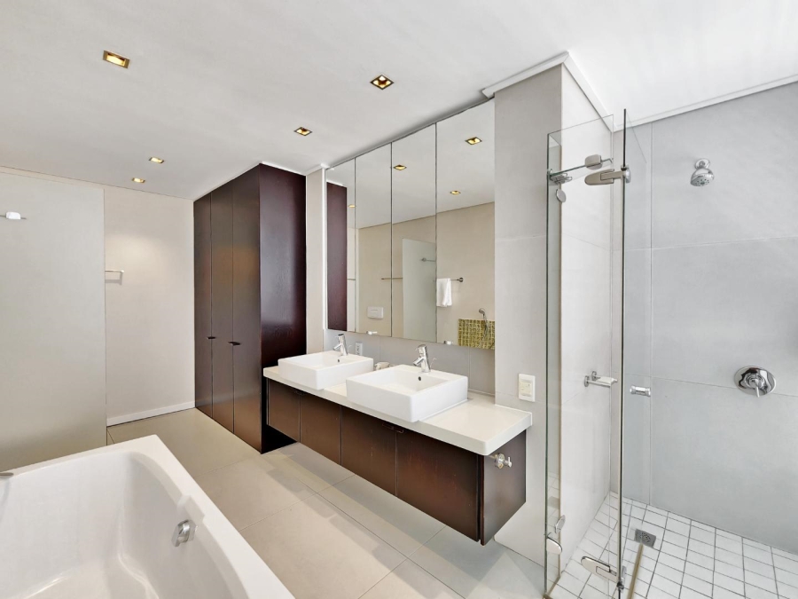 2 Bedroom Property for Sale in Green Point Western Cape